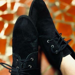 BCBGeneration Leather & Suede Lace Up Booties, Size 9 (39), great condition!